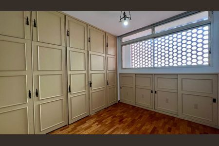 Apartamento para alugar com 180m², 4 quartos e 1 vagaquarto 