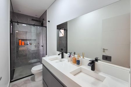 Banheiro da Suíte 1 de casa à venda com 3 quartos, 255m² em Jardim Copacabana, São Bernardo do Campo