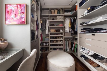 Suíte de apartamento à venda com 2 quartos, 155m² em Vila Olímpia, São Paulo