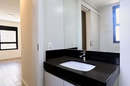 Banheiro da Suíte de apartamento para alugar com 2 quartos, 65m² em Lourdes, Belo Horizonte