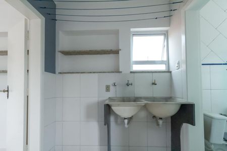 Apartamento para alugar com 56m², 2 quartos e sem vaga Apartamento para alugar com 56m², 2 quartos e sem vagaCozinha e Área de Serviço