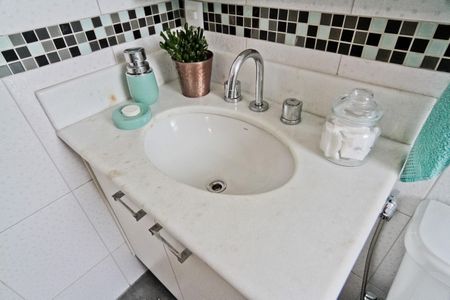 Apartamento à venda com 72m², 3 quartos e 1 vaga Apartamento à venda com 72m², 3 quartos e 1 vagaBanheiro da Suíte