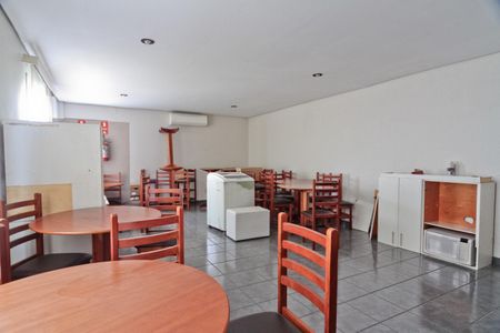 Apartamento à venda com 72m², 3 quartos e 1 vaga Apartamento à venda com 72m², 3 quartos e 1 vagaÁrea comum - Salão de festas