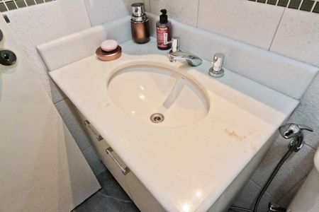 Apartamento à venda com 72m², 3 quartos e 1 vaga Apartamento à venda com 72m², 3 quartos e 1 vagaBanheiro