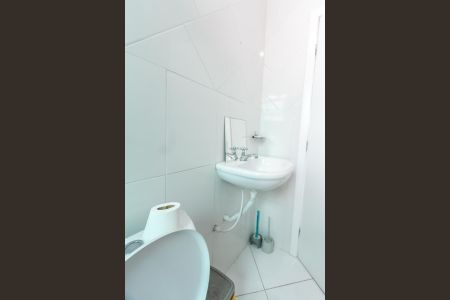 Apartamento para alugar com 54m², 2 quartos e sem vaga Apartamento para alugar com 54m², 2 quartos e sem vagaBanheiro