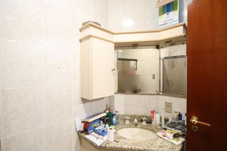 Casa à venda com 310m², 4 quartos e 7 vagasBanheiro da Suíte 3