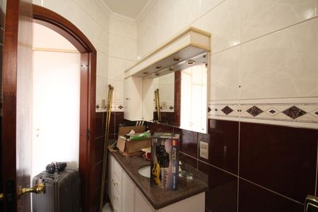 Casa à venda com 310m², 4 quartos e 7 vagasBanheiro da Suíte 2