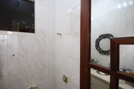 Casa à venda com 310m², 4 quartos e 7 vagasBanheiro 5 