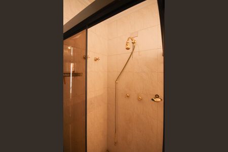 Casa à venda com 310m², 4 quartos e 7 vagasBanheiro da Suíte 1