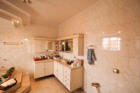 Casa à venda com 310m², 4 quartos e 7 vagasBanheiro da Suíte 1