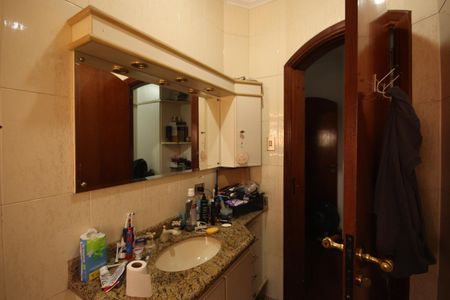 Casa à venda com 310m², 4 quartos e 7 vagasBanheiro da Suíte 4