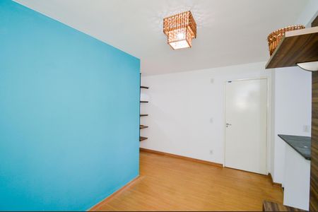 Sala de apartamento para alugar com 2 quartos, 46m² em Jardim Presidente Dutra, Guarulhos