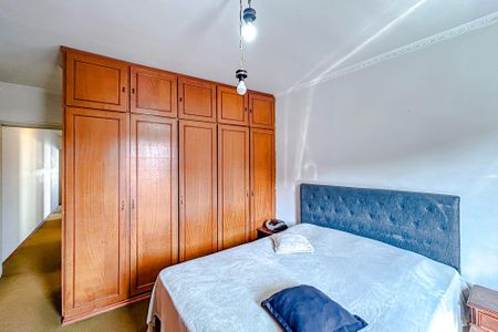 Casa à venda com 240m², 4 quartos e 2 vagasQuarto 1 - Suíte