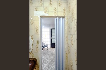 Casa à venda com 240m², 4 quartos e 2 vagasBanheiro de serviço