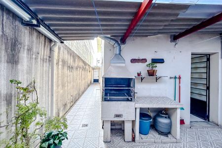 Casa à venda com 240m², 4 quartos e 2 vagasChurrasqueira