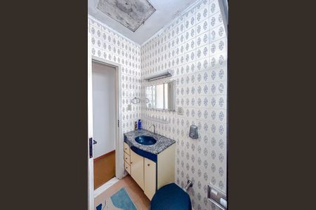 Casa à venda com 240m², 4 quartos e 2 vagasBanheiro