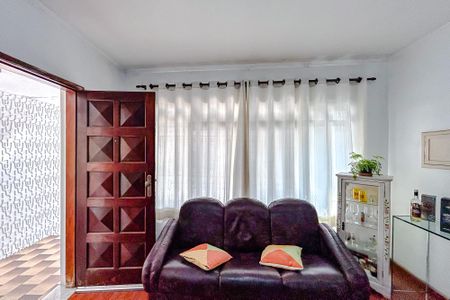 Casa à venda com 240m², 4 quartos e 2 vagasSala