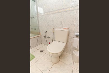 Casa à venda com 376m², 3 quartos e 5 vagasBanheiro da Suíte 3