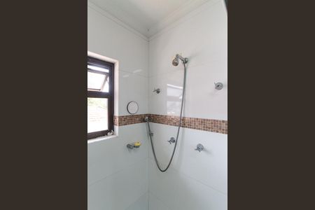 Casa à venda com 376m², 3 quartos e 5 vagasBanheiro da Suíte 1