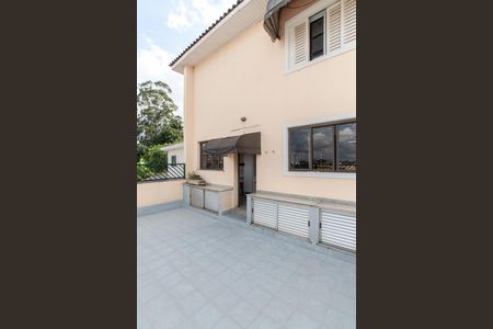 Casa à venda com 376m², 3 quartos e 5 vagasQuintal
