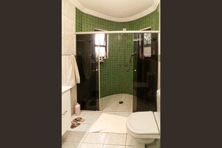 Casa à venda com 376m², 3 quartos e 5 vagasBanheiro da Suíte 2