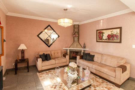 Casa à venda com 376m², 3 quartos e 5 vagasSala