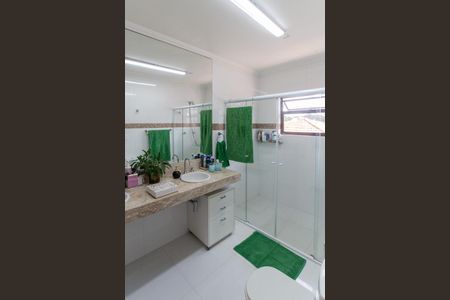 Casa à venda com 376m², 3 quartos e 5 vagasBanheiro da Suíte 1