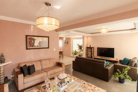 Casa à venda com 376m², 3 quartos e 5 vagasSala