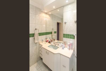 Casa à venda com 376m², 3 quartos e 5 vagasBanheiro da Suíte 2