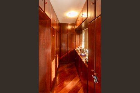 Casa à venda com 376m², 3 quartos e 5 vagasSuíte 1