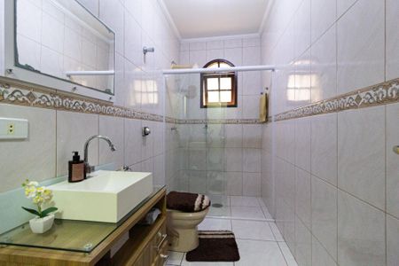 Casa para alugar com 225m², 3 quartos e 2 vagas Casa para alugar com 225m², 3 quartos e 2 vagasBanheiro 2