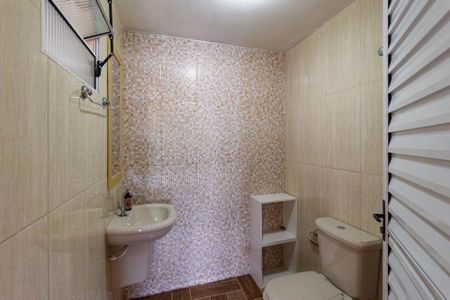 Casa para alugar com 225m², 3 quartos e 2 vagas Casa para alugar com 225m², 3 quartos e 2 vagasBanheiro de serviço