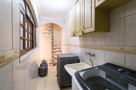 Casa para alugar com 225m², 3 quartos e 2 vagas Casa para alugar com 225m², 3 quartos e 2 vagasÁrea de serviço