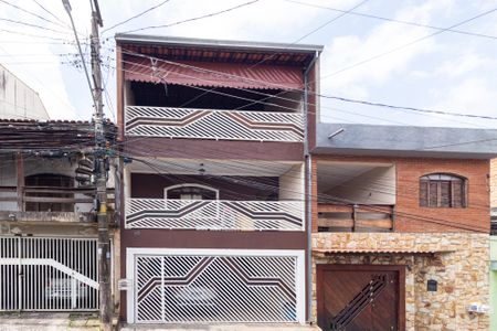 Casa para alugar com 225m², 3 quartos e 2 vagas Casa para alugar com 225m², 3 quartos e 2 vagasFachada