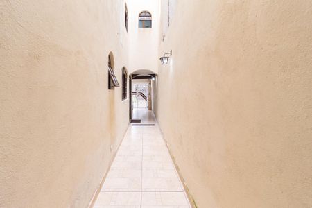 Casa para alugar com 225m², 3 quartos e 2 vagas Casa para alugar com 225m², 3 quartos e 2 vagasCorredor