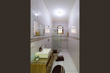 Casa para alugar com 225m², 3 quartos e 2 vagas Casa para alugar com 225m², 3 quartos e 2 vagasBanheiro 2