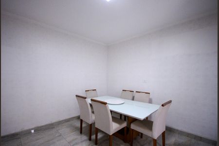 Casa à venda com 96m², 1 quarto e 2 vagas Casa à venda com 96m², 1 quarto e 2 vagasCozinha
