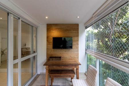 Apartamento para alugar com 100m², 2 quartos e 2 vagasVaranda