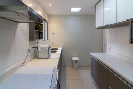 Apartamento para alugar com 100m², 2 quartos e 2 vagasCozinha