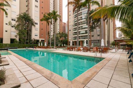 Apartamento para alugar com 100m², 2 quartos e 2 vagasÁrea comum - Piscina
