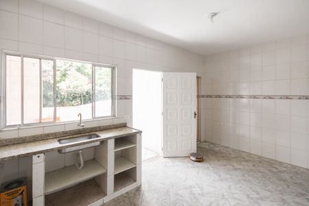 Cozinha de casa para alugar com 1 quarto, 70m² em Associacao Sobradinho, São Paulo