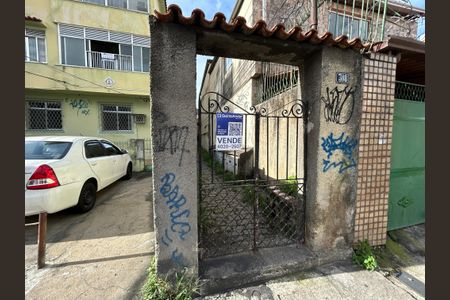 Casa para alugar com 42m², 2 quartos e sem vagaFachada + plaquinha