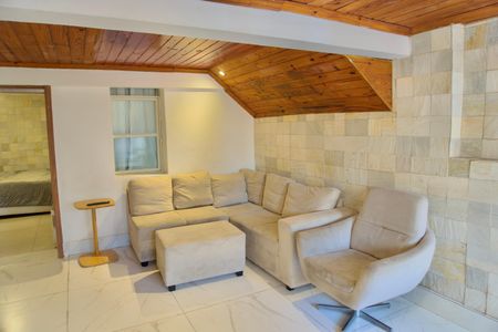 Sala de casa para alugar com 5 quartos, 20m² em Nova Suíça, Belo Horizonte