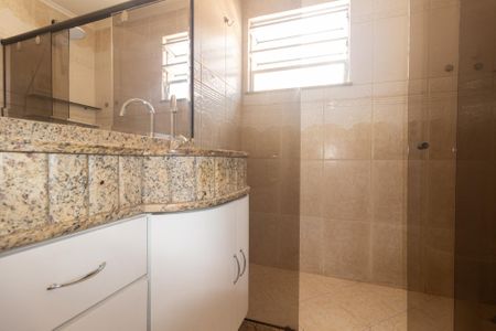 Apartamento para alugar com 64m², 2 quartos e 1 vaga Apartamento para alugar com 64m², 2 quartos e 1 vagaBanheiro