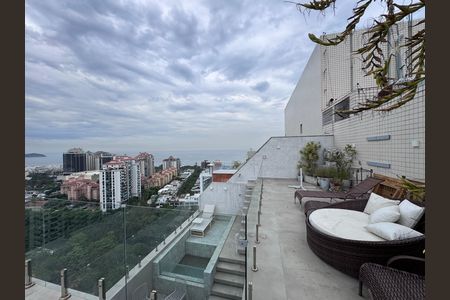 Apartamento à venda com 150m², 3 quartos e 2 vagas Apartamento à venda com 150m², 3 quartos e 2 vagasTerraço (Terceiro Andar)