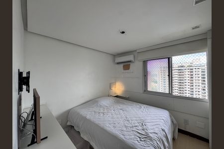 Apartamento à venda com 150m², 3 quartos e 2 vagas Apartamento à venda com 150m², 3 quartos e 2 vagasSuíte