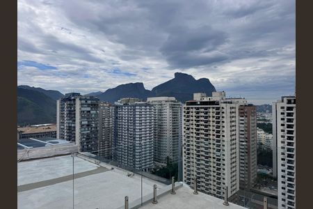 Apartamento à venda com 150m², 3 quartos e 2 vagas Apartamento à venda com 150m², 3 quartos e 2 vagasTerraço (Terceiro Andar)