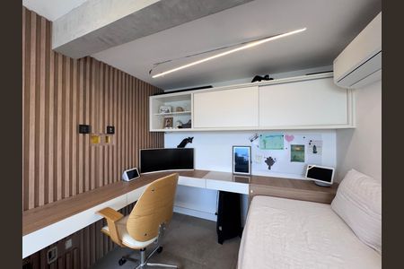Apartamento à venda com 150m², 3 quartos e 2 vagas Apartamento à venda com 150m², 3 quartos e 2 vagasEscritório (Segundo Andar)