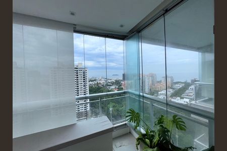 Apartamento à venda com 150m², 3 quartos e 2 vagas Apartamento à venda com 150m², 3 quartos e 2 vagasVaranda