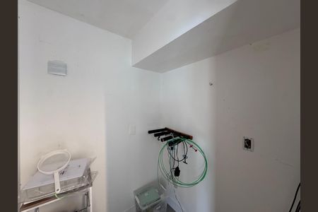 Apartamento à venda com 150m², 3 quartos e 2 vagas Apartamento à venda com 150m², 3 quartos e 2 vagasEscritório (Segundo Andar) - Compartimento Guada itens